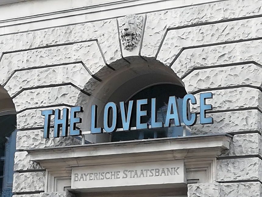 Lovelace Entrance - 3 beste Hotels in München, in denen Sie übernachten sollten