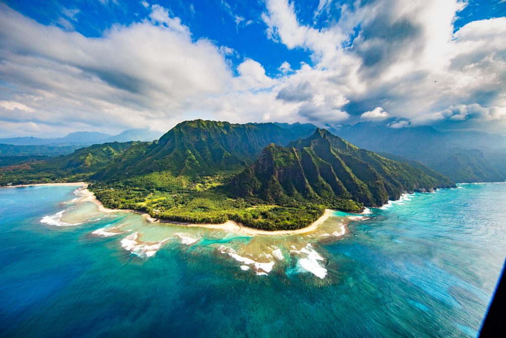 shutterstock 1053409016 1 - Hawaii Urlaub: Ein Paradies für Strandliebhaber und Abenteurer